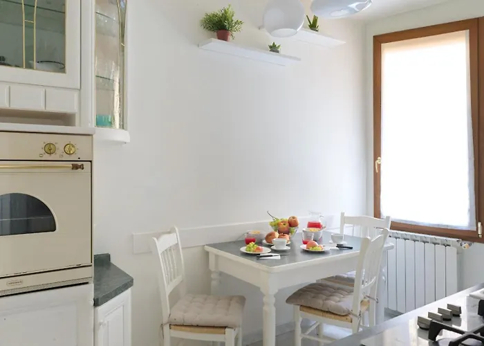 Ca Del Mar Venice Luxury Apartments